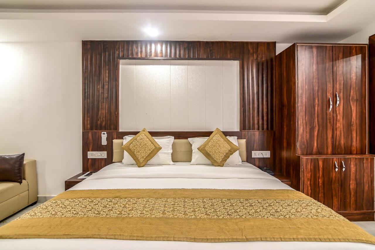De Falcon Goa Beach Resort Candolim Bagian luar foto