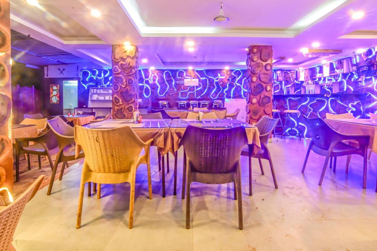 De Falcon Goa Beach Resort Candolim Bagian luar foto