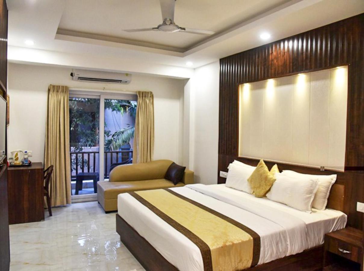 De Falcon Goa Beach Resort Candolim Bagian luar foto