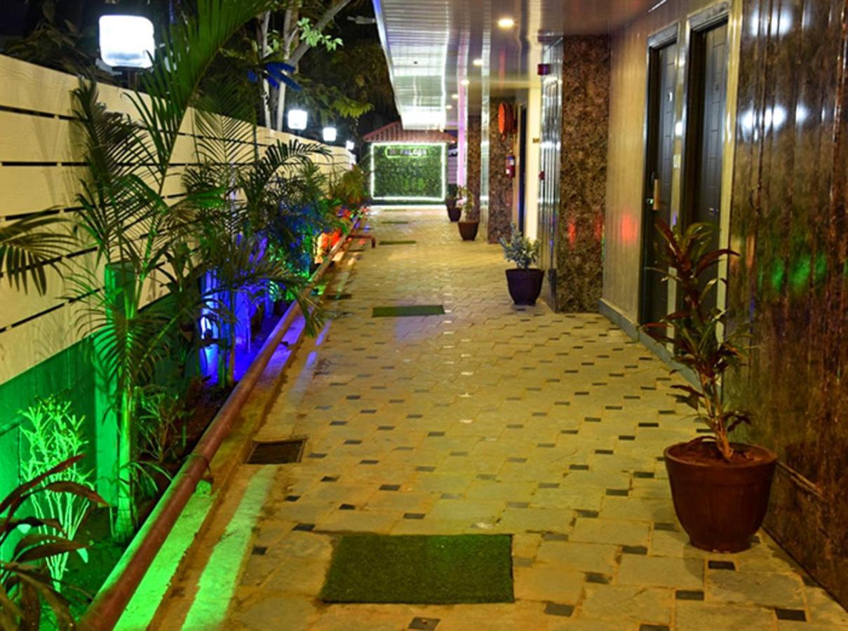 De Falcon Goa Beach Resort Candolim Bagian luar foto
